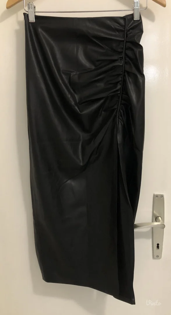 ZARA “kožna” suknja sa šlicem