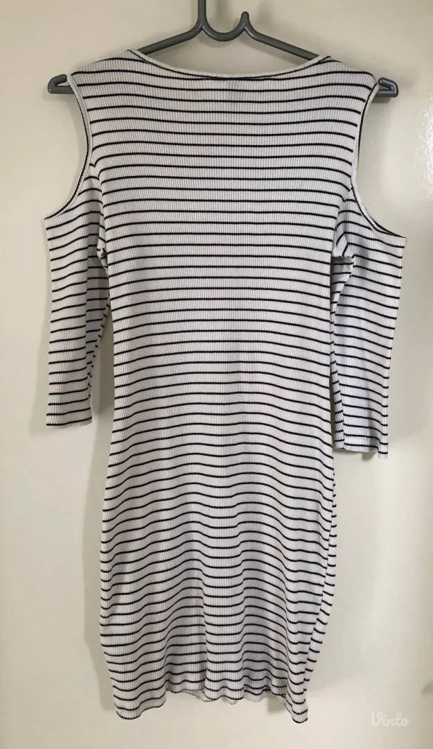 H&M prugasta pamučna haljina bez ramena