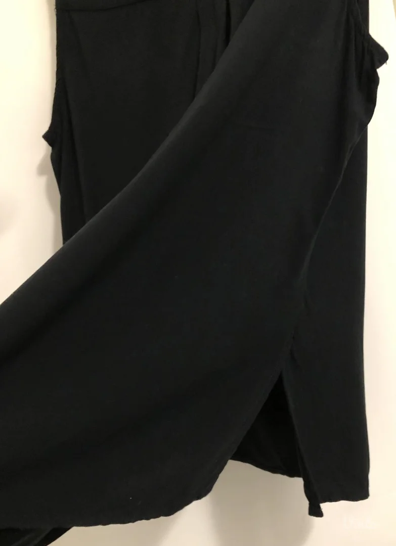 Crna košulja (bluza) bez rukava