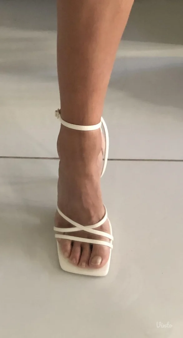 ZARA sandale na štiklu (40)