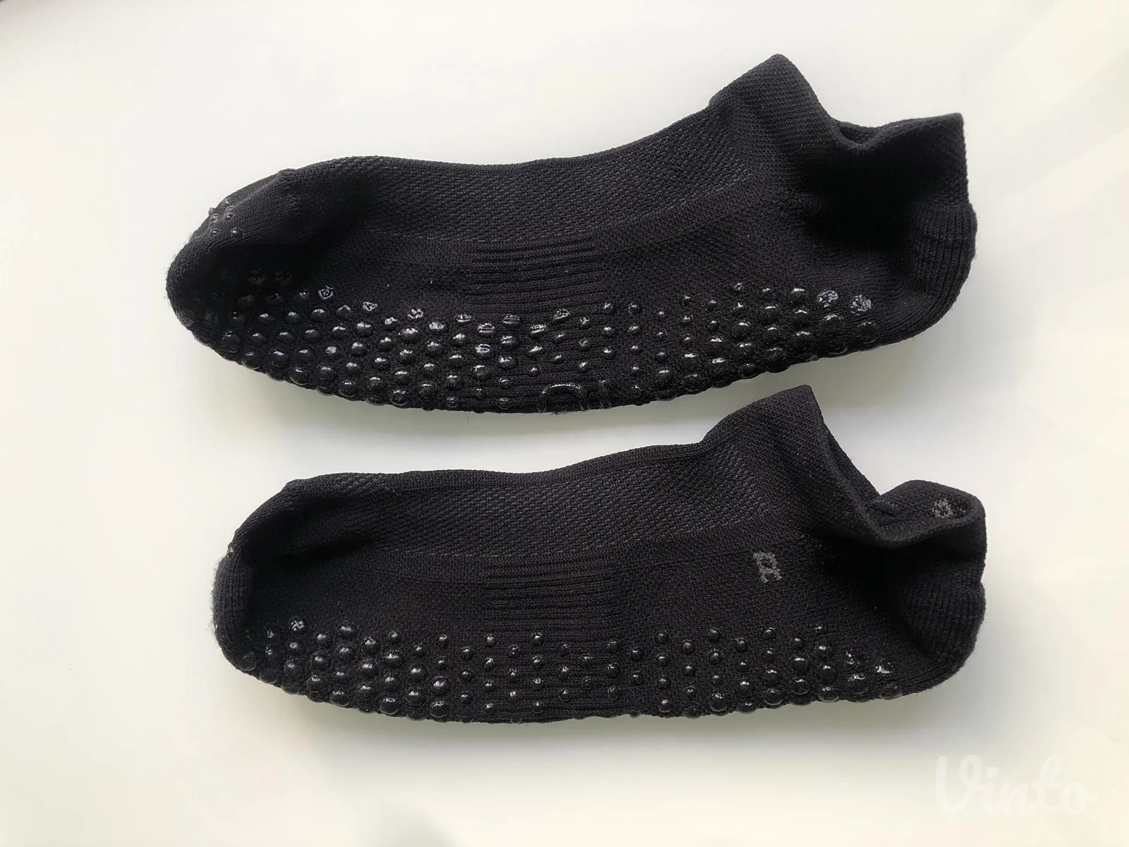 Neklizajuće čarape (Decathlon) – NOVE (39-42)