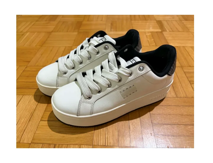 Tommy Hilfiger kožne bele patike