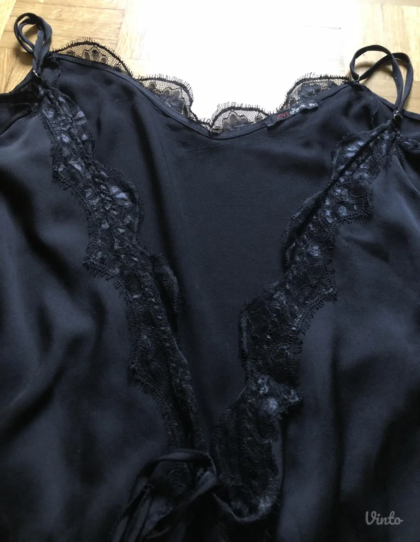 Svečana bluza bez ramena