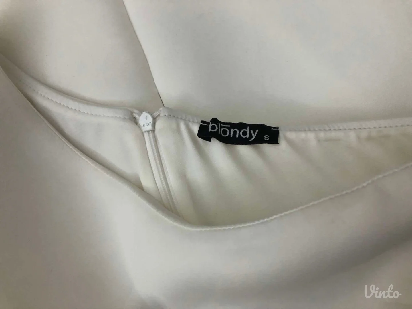 Blondy bela haljina na jedno rame