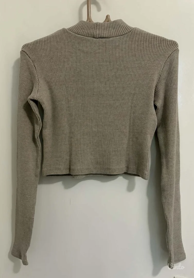 Pull & Bear crop krem polurolka