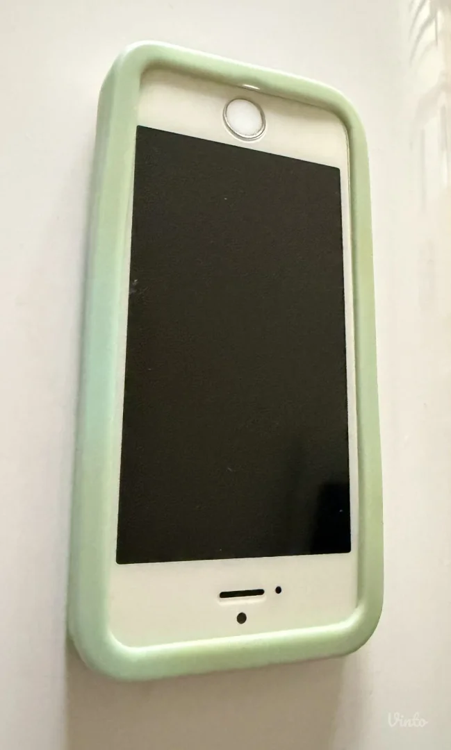iPhone 5s mobilni telefon (16 GB) (Maske na poklon)