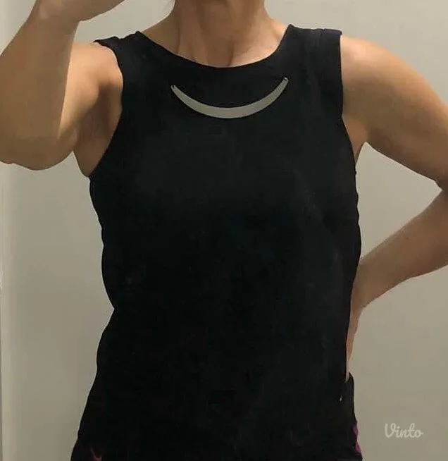 Stradivarius crna bluza bez rukava