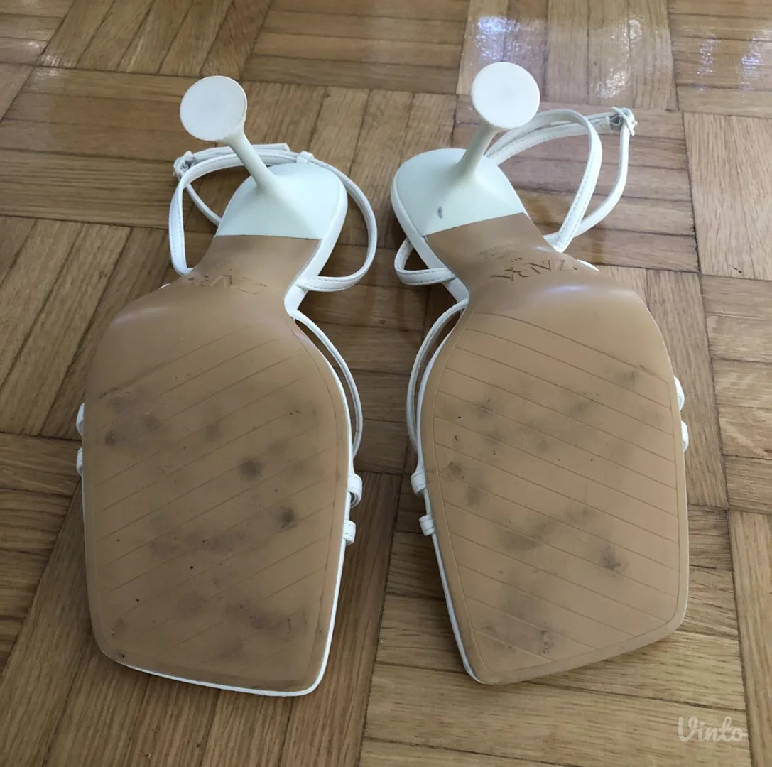 ZARA sandale na štiklu (40)