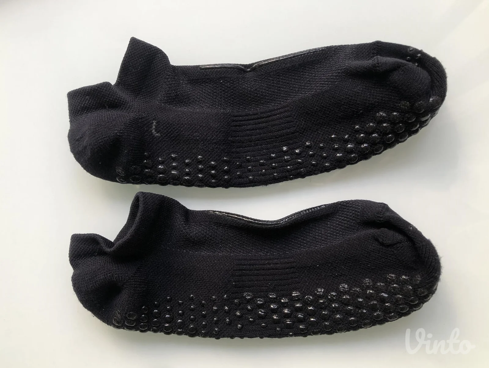 Neklizajuće čarape (Decathlon) – NOVE (39-42)
