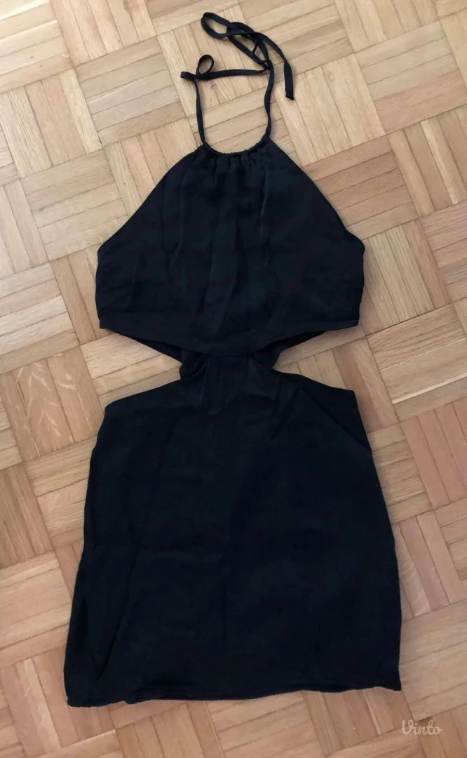 Bershka crna mini haljina