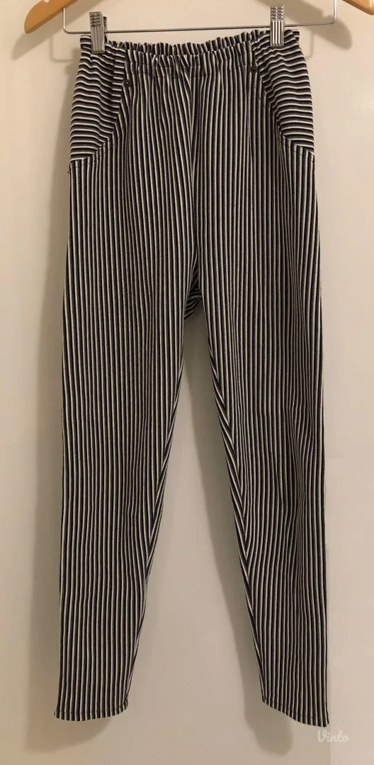 Duboke prugaste pantalone (helanke)