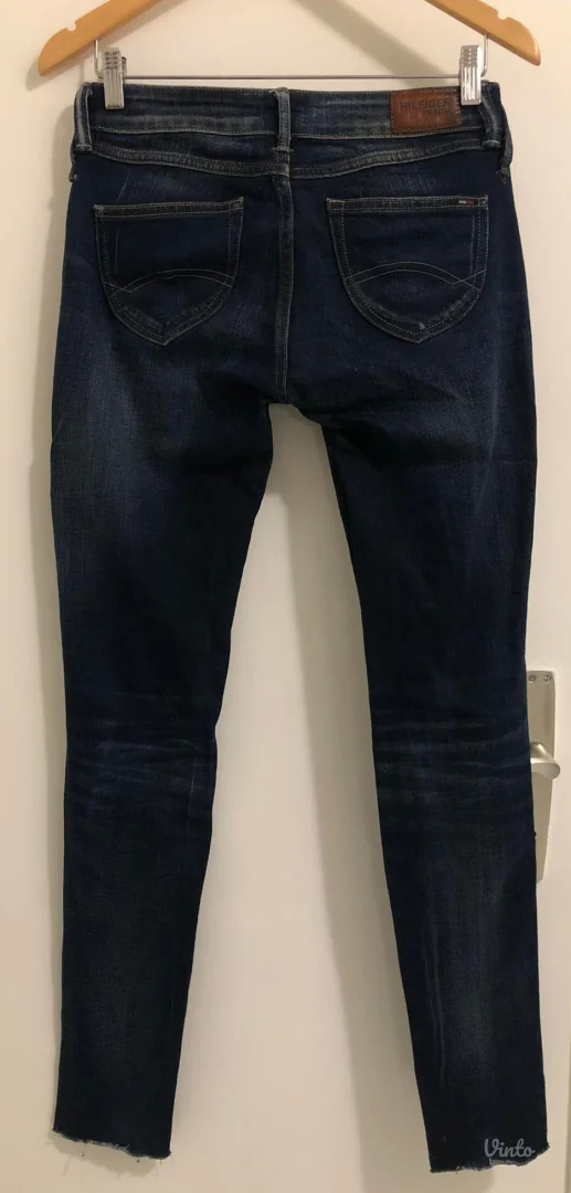 TOMMY HILFIGER uske farmerke