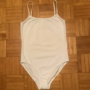 Prestige beli bodi na bretele