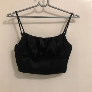 ZARA crop majica na bretele