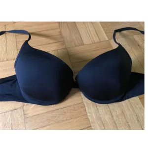 Women Secret crni brushalter (grudnjak) (65B)
