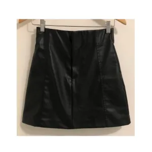 ZARA “kožna” mini suknja