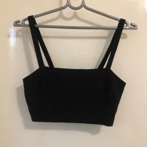 Bershka top majica na bretele