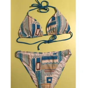"Etirel" dvodelni kupaći kostim (bikini)