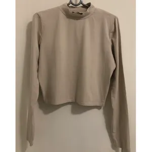 ZARA bež crop majica / polurolka