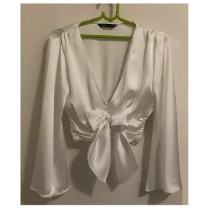 ZARA crop satenska bela bluza / košulja (XS)