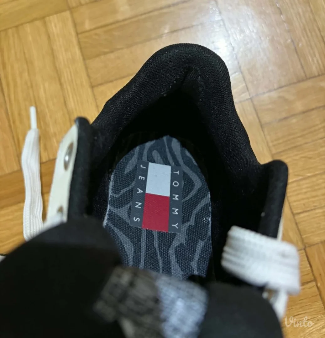Tommy Hilfiger kožne bele patike