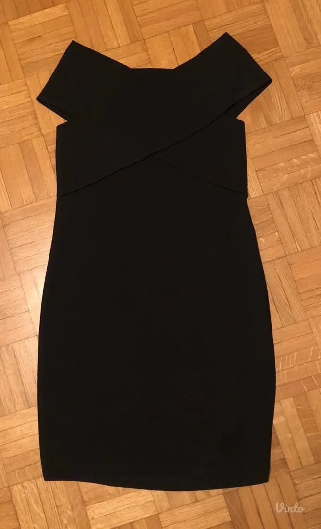 Elegantna crna mini haljina