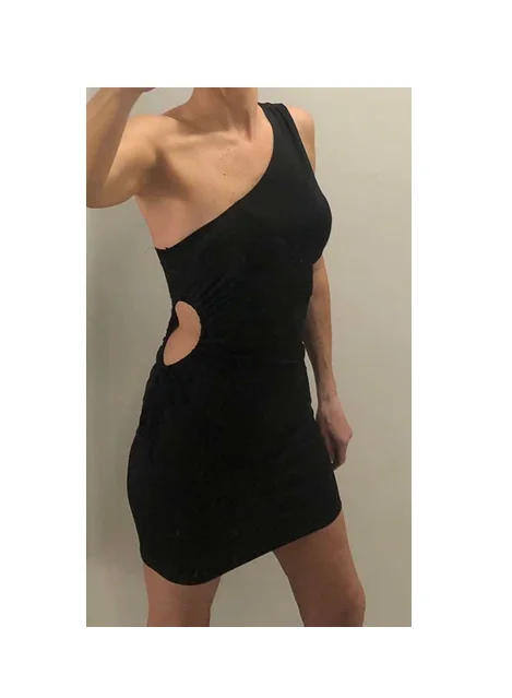 Bershka crna haljina na jedno rame