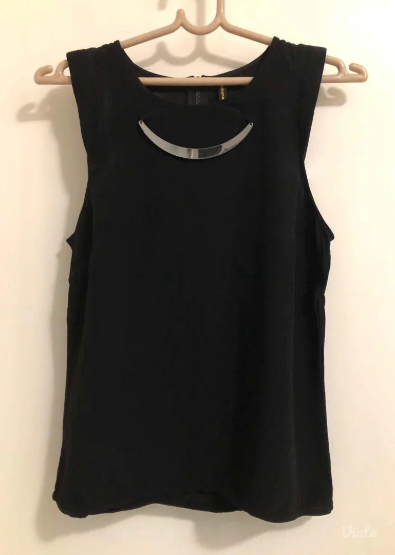 Stradivarius crna bluza bez rukava