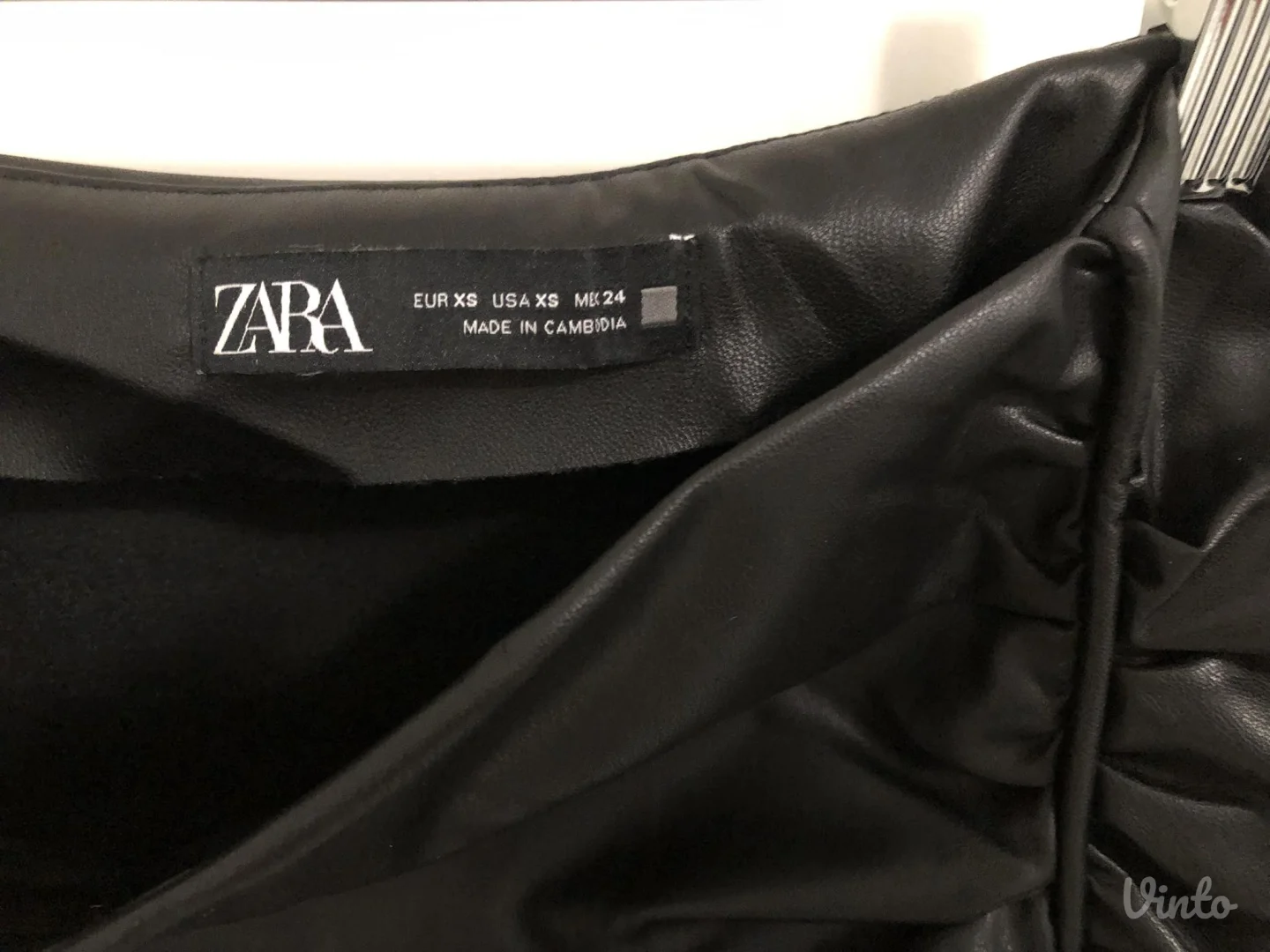 ZARA “kožna” suknja sa šlicem