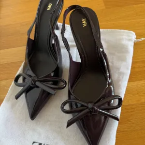 Zara sandale na stiklu