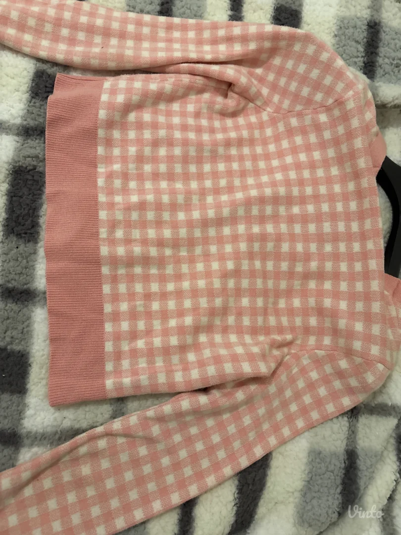 Slatki roze kardigan