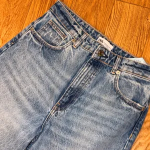 Zara ženske farmerke