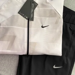 Nike- ženska trenerka komplet