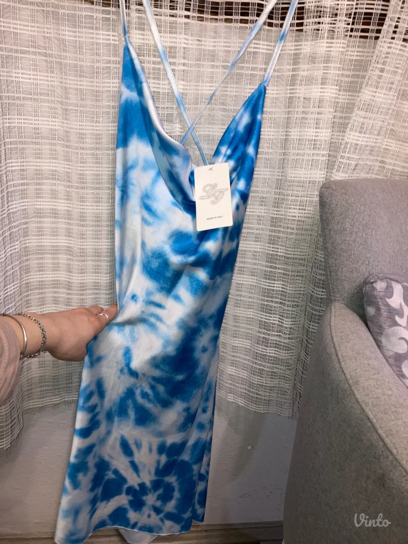 Haljina sa golim leđima🦋