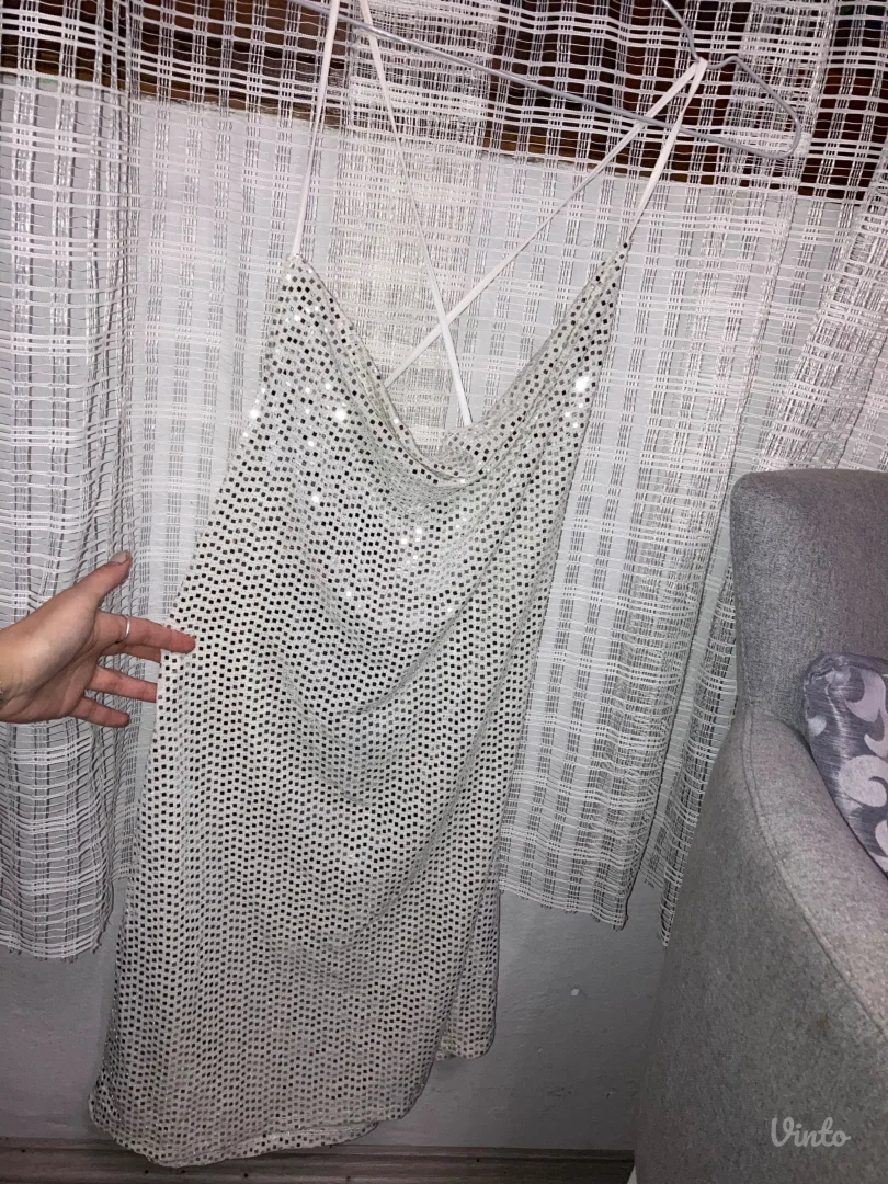 Novogodišnja šljokičasta haljina🪩