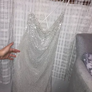 Novogodišnja šljokičasta haljina🪩