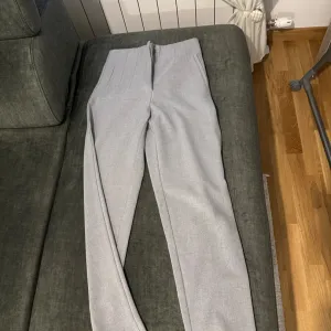 Zara pantalone