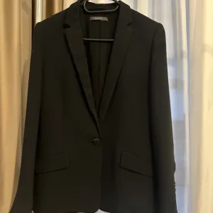 Esprit crni zenski sako
