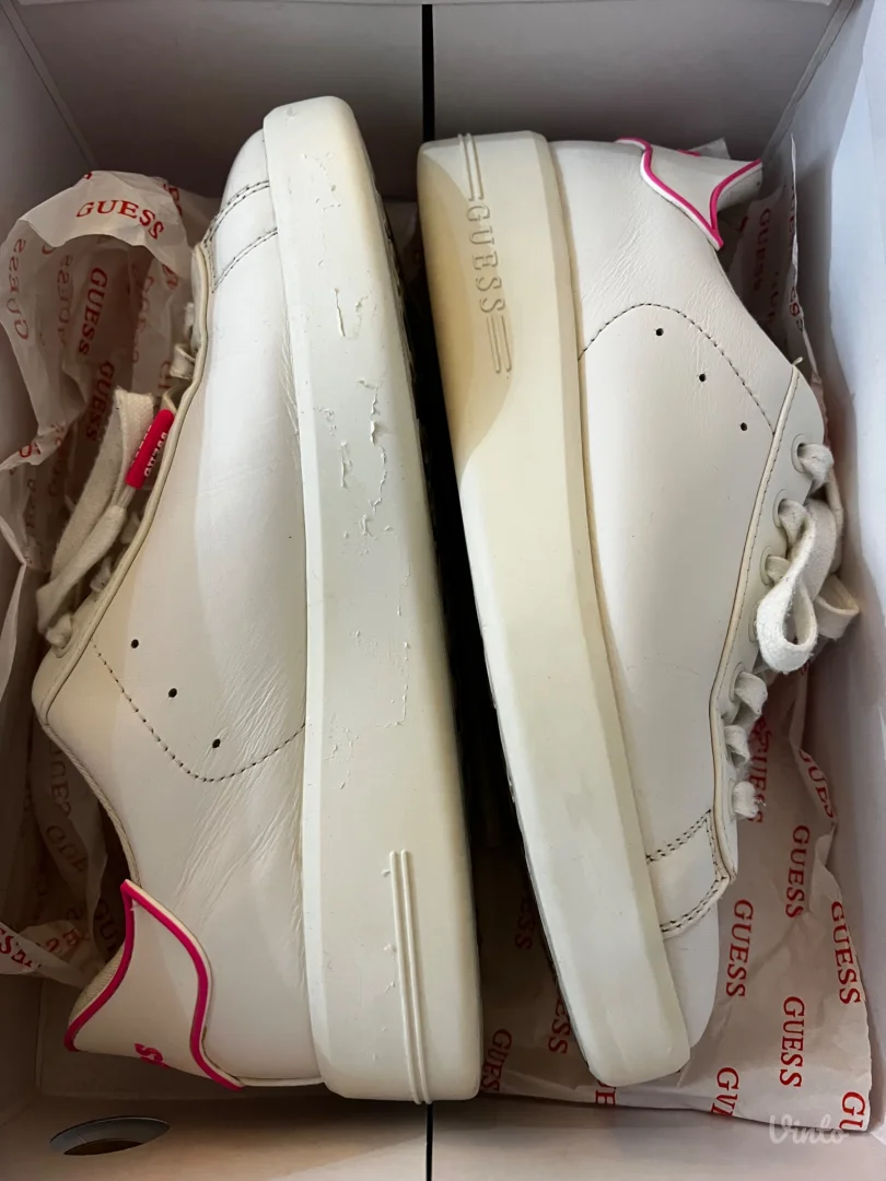 Guess bele patike