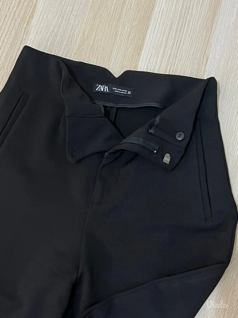 Zara crne pantalone