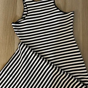 Zara prugasta haljina