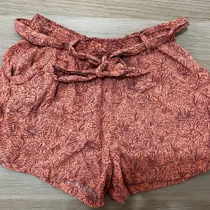 Sinsay šareni letnji šorc