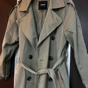 Pull&Bear maslinasti mantil