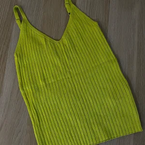 New Yorker majica na bretele