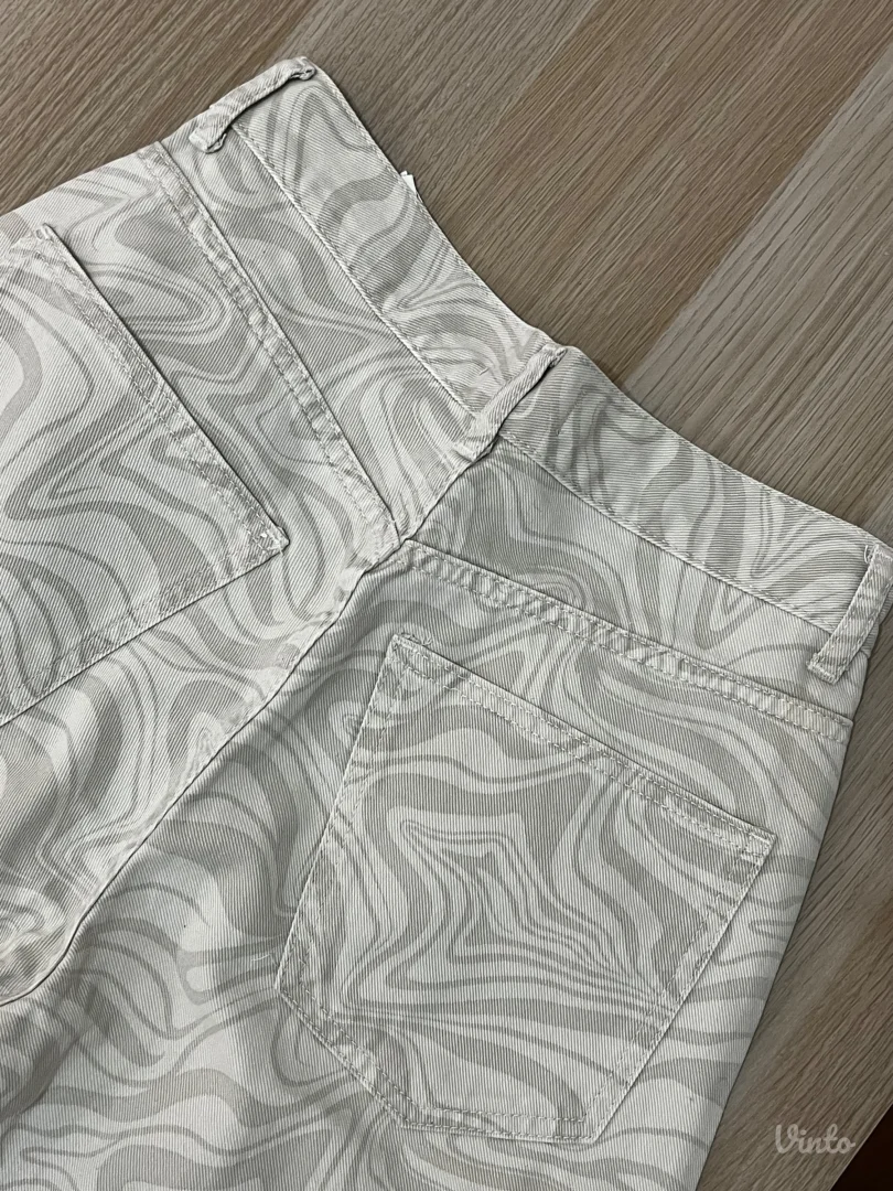 Pull&Bear prelepe šarene farmerke