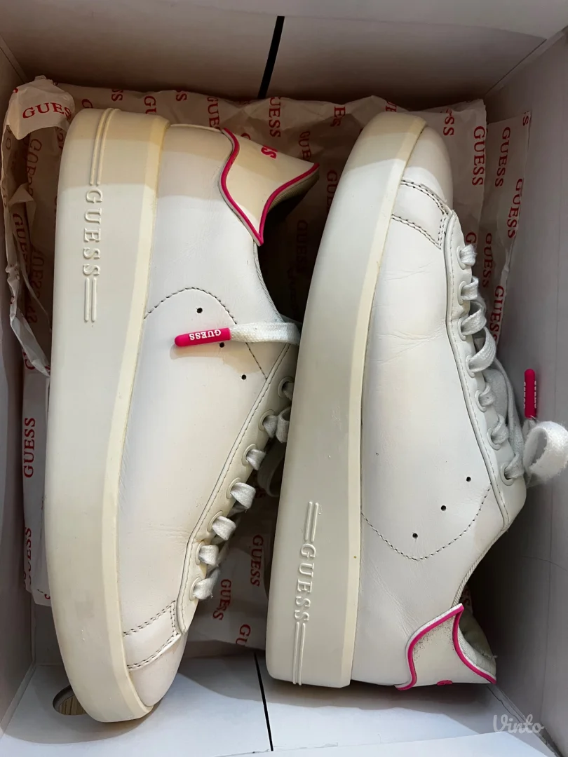 Guess bele patike