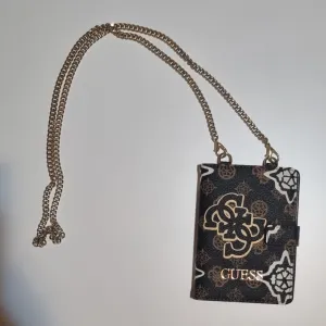 Guess futrola za pasos