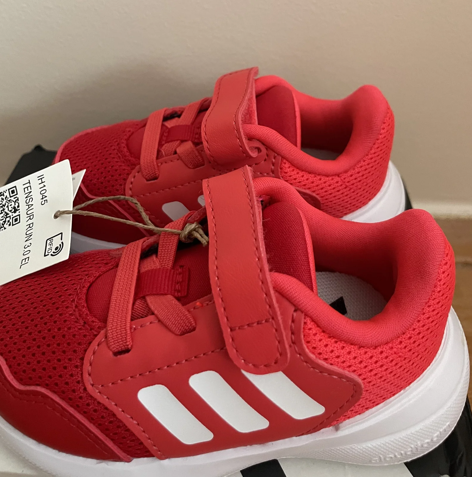Adidas dečije patike 20vel