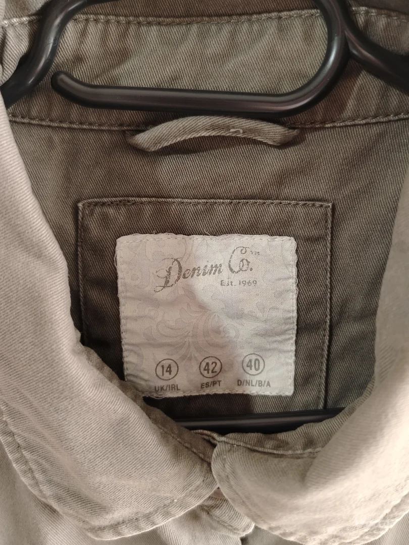 PROLEĆNA JAKNA SA ETNO PRINTOM