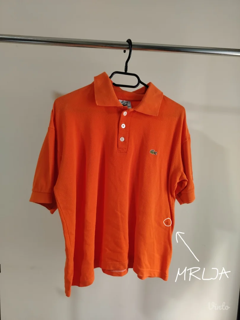 LACOSTE NARANDŽASTA MAJICA SA KRAGNICOM